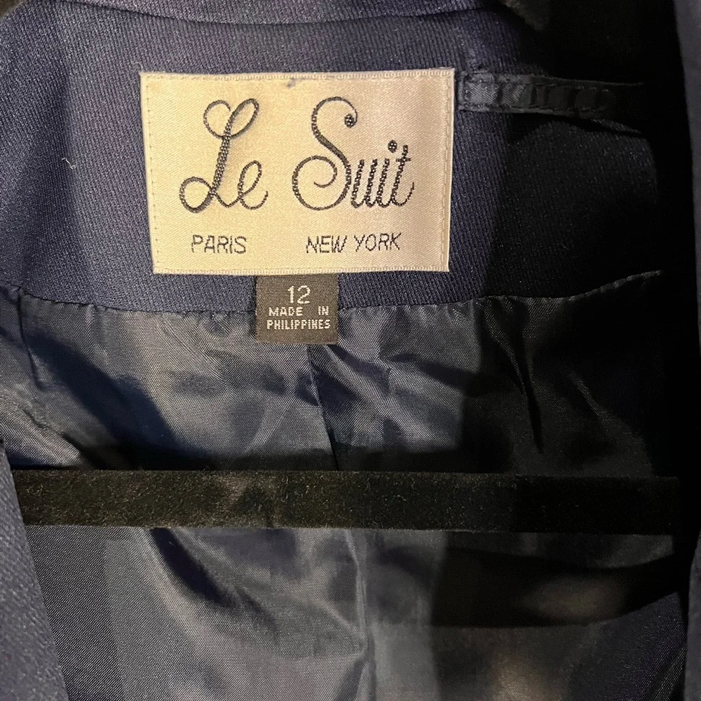 Le Suit. Ladies Dark-blue 2-piece pant suit. Size 12. - Picture 6 of 10